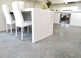 Бетонный наливной пол Baufloor Ultima в кухне