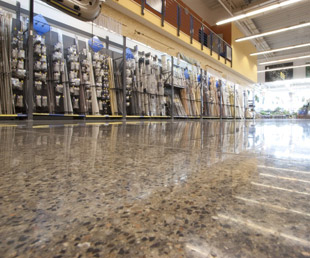 Декоративные бетонные полы супермаркет